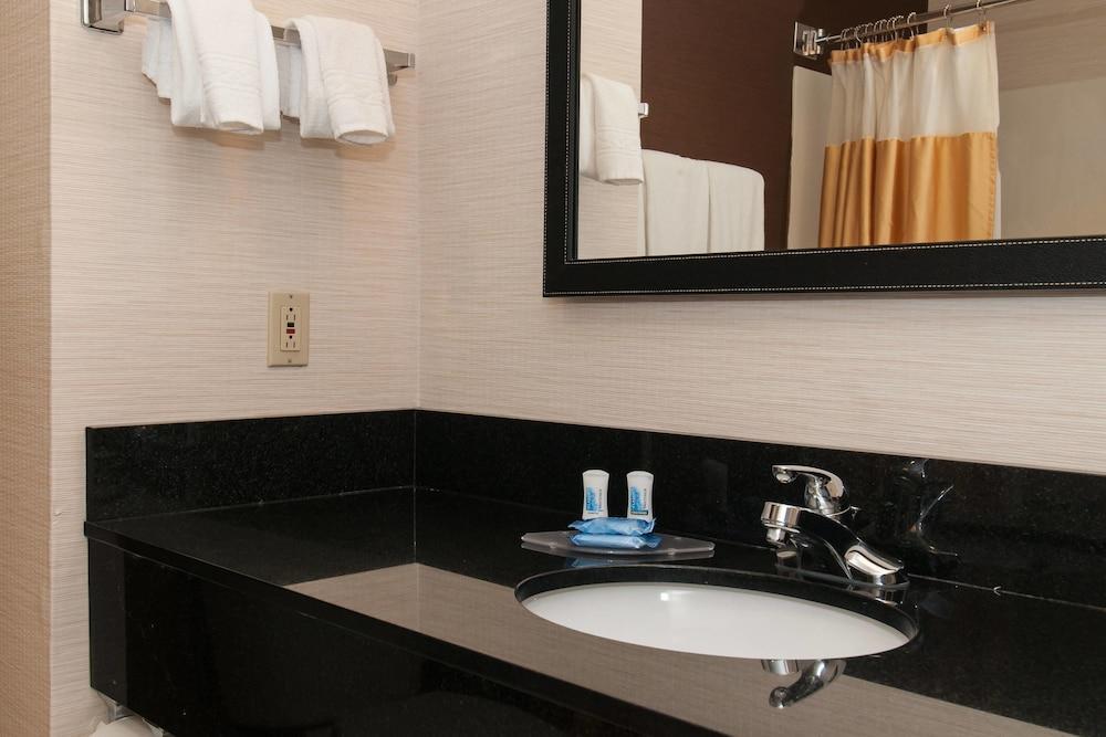 Fairfield By Marriott Inn & Suites Columbia Harbison Екстериор снимка